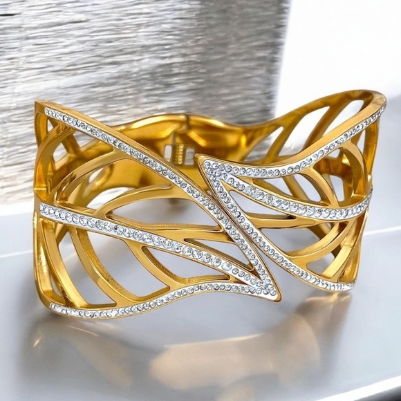 🆕️Chunky Gold Leaf Cuff Bracelet | 18K Gold Plated Stainless Steel | Sparkling - Picture 1 of 16